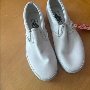NWT Vans Classic Slip-On Shoes size 8.5Womens (no box)